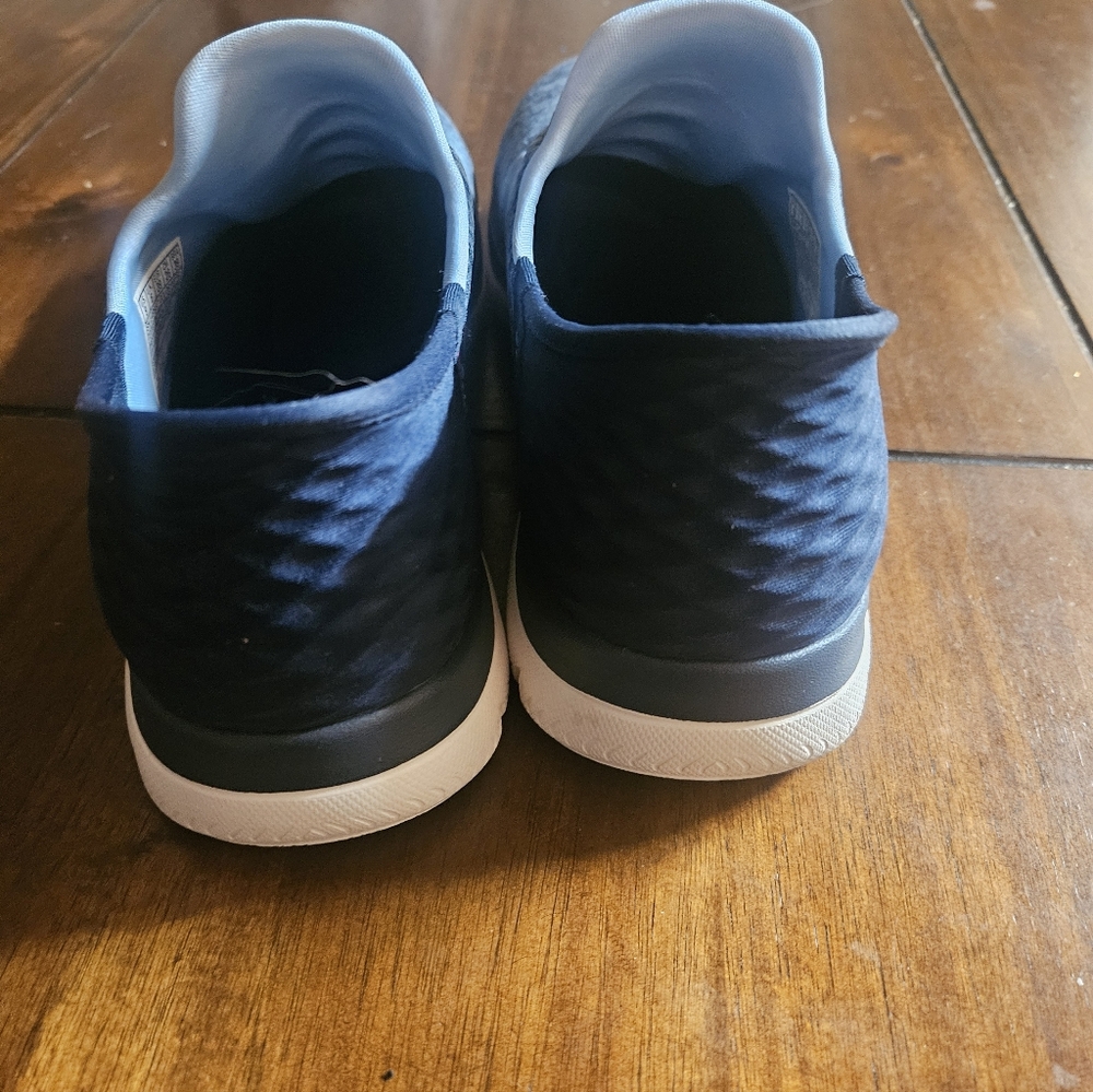 Skechers Navy Sneakers with Pink Highlights - Picture 3 of 5